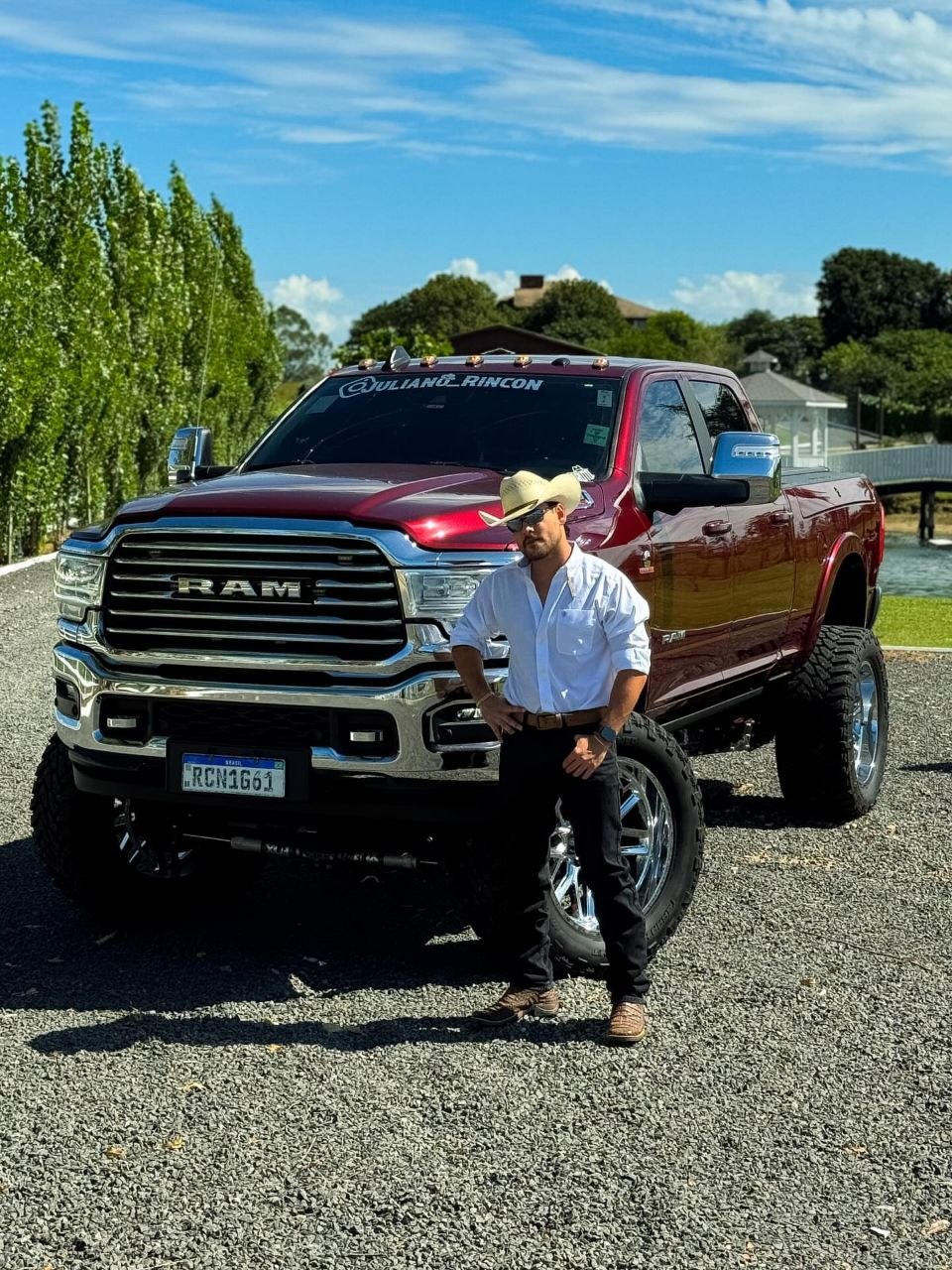RAM 3500 LongHorn e +de 300K em acessórios